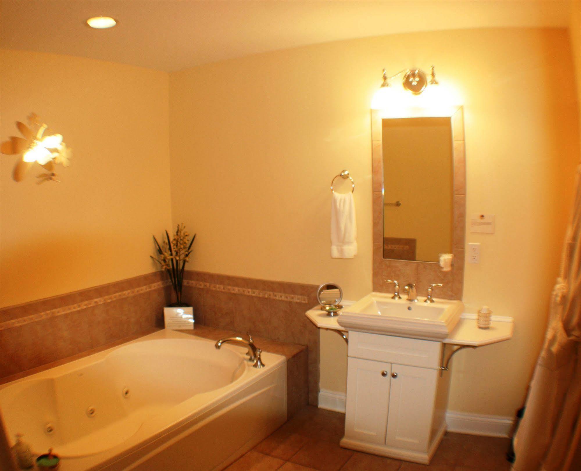 Seven Oaks Bed & Breakfast Lake Geneva Esterno foto