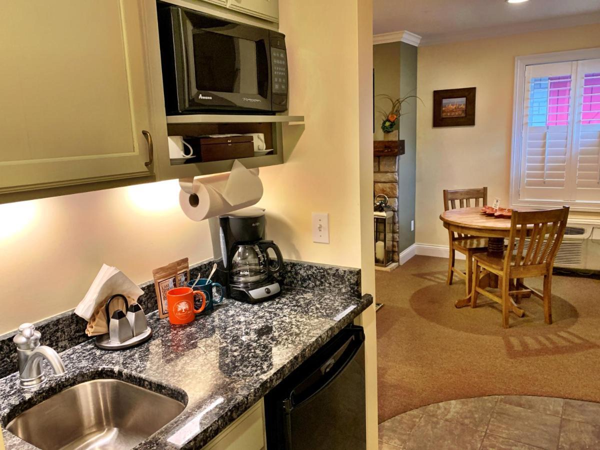 Seven Oaks Bed & Breakfast Lake Geneva Esterno foto